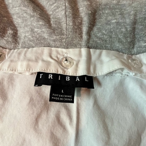 White Lightweight Vest w/ Removable Hood - Picture 2 of 5